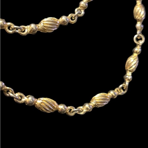 Solid 34” Layering Necklace in Gold-tone - vintage - Picture 5 of 10